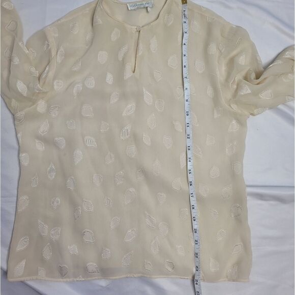 VINTAGE 70s blouse cream ivory leaf print embossed long sleeve S - Picture 9 of 9